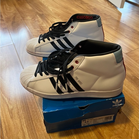 Adidas superstar Chicago pro model size 11 - Picture 4 of 7